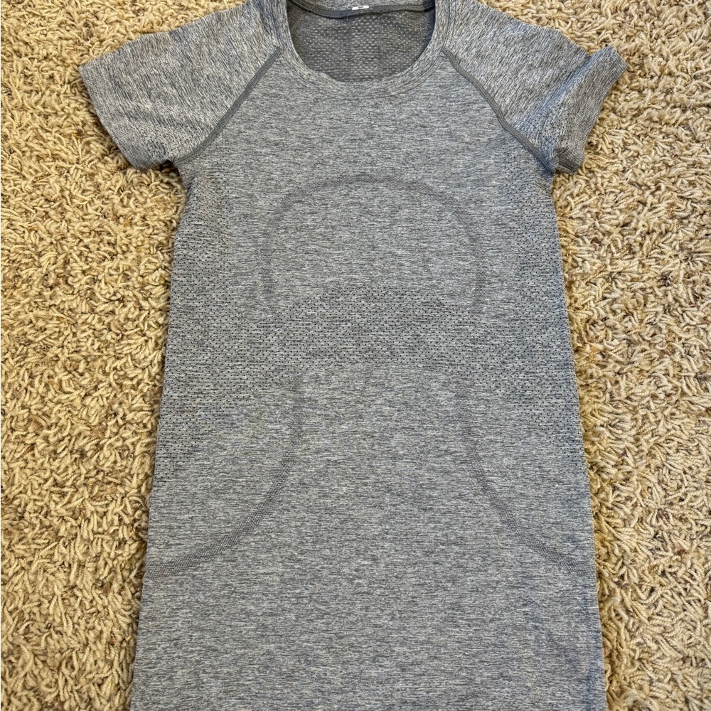 Lululemon Gray swiftly tech top